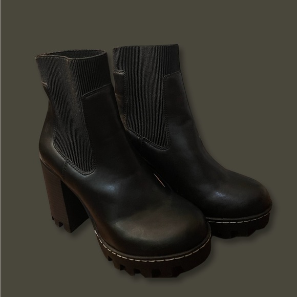 H&M Divided Chelsea Platform Ankle Boots - Picture 1 of 3